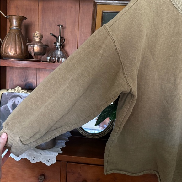 Universal Thread Green Sweatshirt - Picture 2 of 4